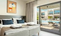 Trerumslägenhet ROYAL FAMILY POOL SUITE, stor terrass med direkt access till privat, delad pool