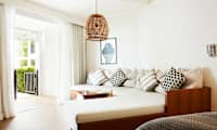 Enrumssvit Royal Family Suite, terrass med direkt access till hotellets pool