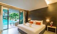 Dubbelrum med poolaccess till gemensam pool