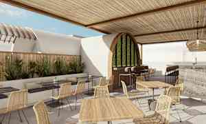 Modern utomhusrestaurang med träbord och flätade stolar. (AI-genererad text)