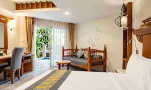 Dubbelrum med access till privat, delad pool