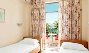 Dubbelrum med balkong och havsutsikt