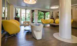 Sittområde i lobbyn