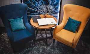 Sittområde i lobbyn