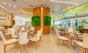 Bufférestaurang med lokala och internationella rätter