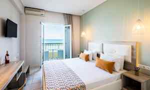 Dubbelrum med balkong och havsutsikt