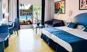 Dubbelrum mot poolområdet / Dubbelrum mot poolområdet - möjligt med extrabädd