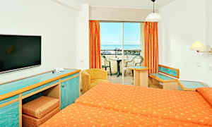 Enrumslägenhet med havsutsikt