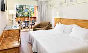 Dubbelrum mot poolområdet