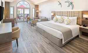 Juniorsvit med havsutsikt