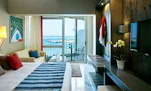 Juniorsvit med havsutsikt