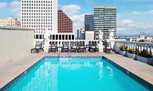 Poolen på takterrassen