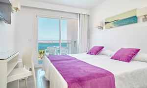 Enrumslägenhet med havsutsikt