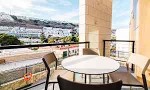 Trerumslägenhet med 4 ordinarie bäddar och balkong