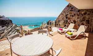 Tvårumslägenhet med balkong mot havssidan