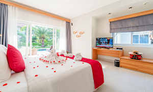 Dubbelrum med access till privat, delad pool