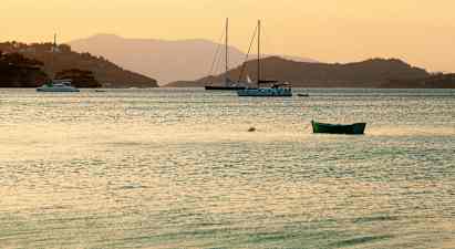 Kvällskryssning i solnedgången