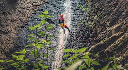 Climbo Canyoning i regnskogen