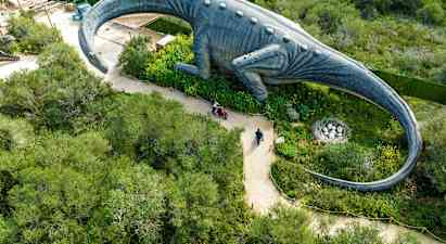 Grottor och Dinosaurieland