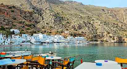 Idylliska byn Loutro