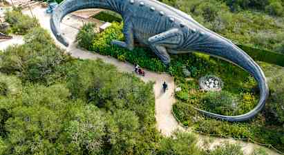 Inträdesbiljetter till grottorna Cuevas del Hams och Dinosaurieland