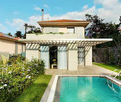 Fyrarumslägenhet  i villa med 6 ordinarie bäddar och privat pool