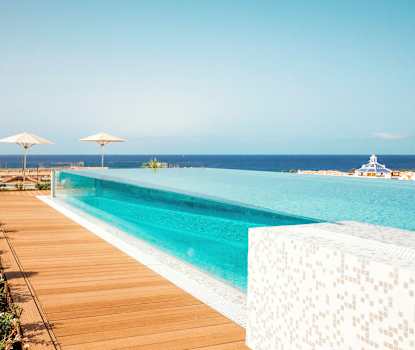 Infinitypool på takterrassen UP