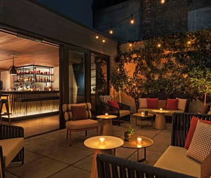 Terrass på loungebar och café
