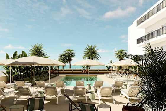 Hotellpool med solstolar och parasoller, omgivna av palmer. (AI-genererad text)