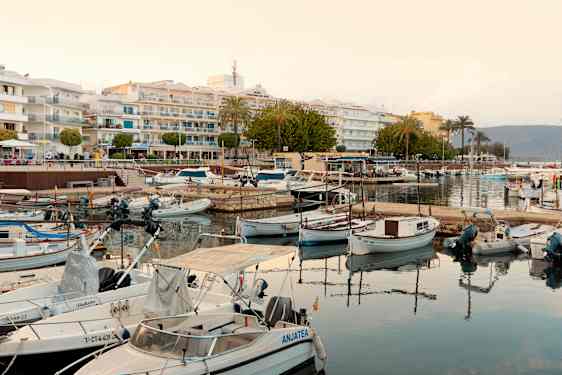 Hamnen i Cala Bona