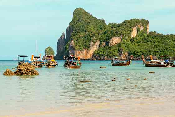 Loh Dalum Beach, Phi Phi