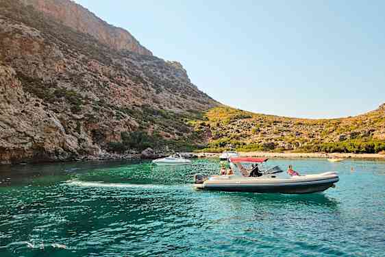 CHQ Boat to Menies Beach (MENI)