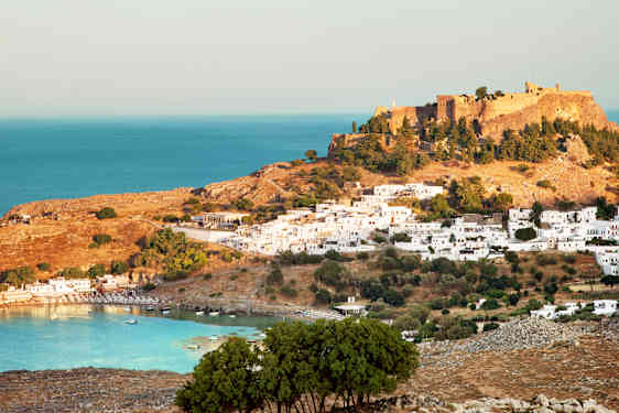 RHO Lindos by night (LINN)