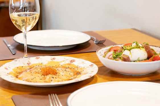 Tapas på ett bord