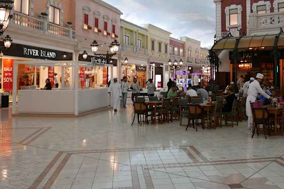 Köpcentret Villaggio