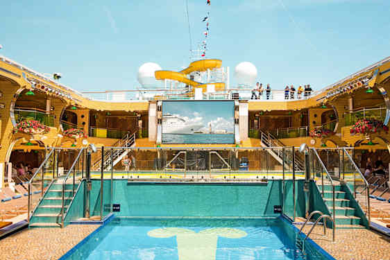 Poolområde på Costa fartyg