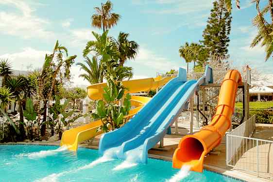 Vattenrutschbanor på Sunwing Sandy Bay Beach