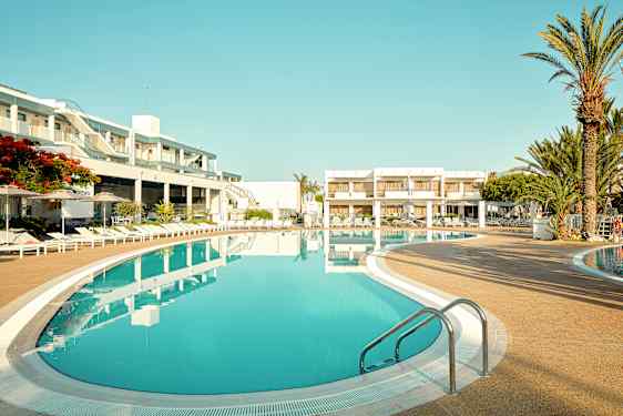 Sunwing Sandy Bay Beach