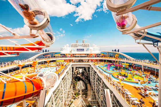 Vattenrutschbana på ett Royal Caribbean fartyg