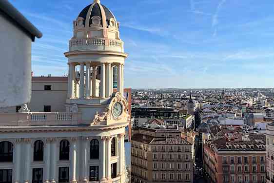 Utsikt fra rooftop i Madrid