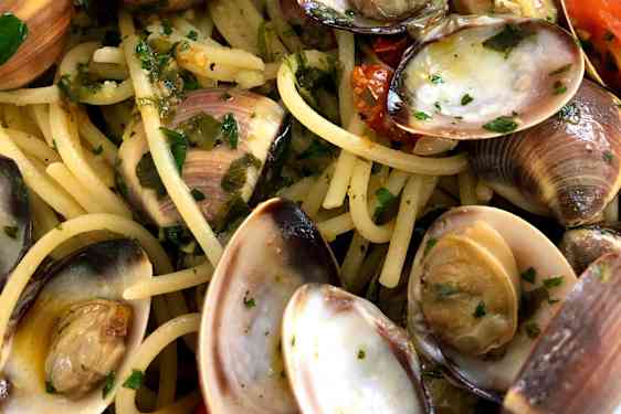 Spaghetti vongole smager himmelst i Malcesine