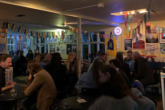 Bar med människor