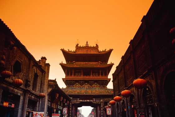 Stadsporten i Pingyao som är 18,5 meter högt