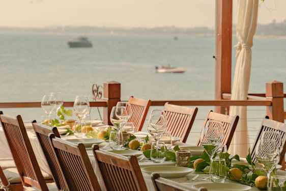Azumare Lounge