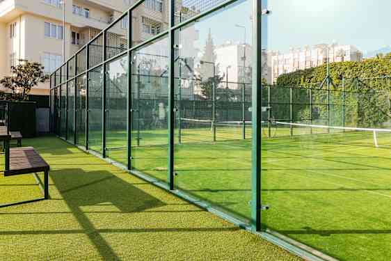 Padelbana på Green Garden Resort & Spai Turkiet