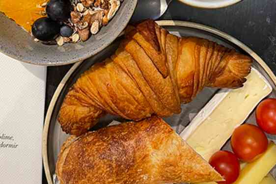 Har man ens varit i Paris om man inte har ätit en croissant (om dagen)?