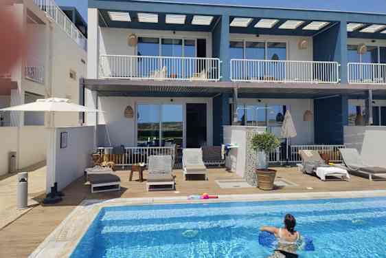 Hotellrum med direkt poolaccess