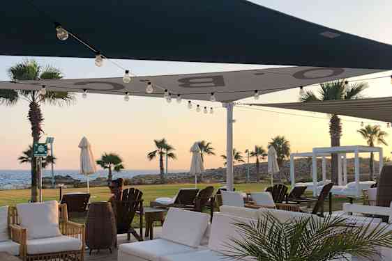 Terrass på Ocean Beach Club - Cypern