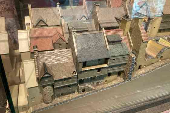 En modell som visar hur kvarteret en gång såg ut