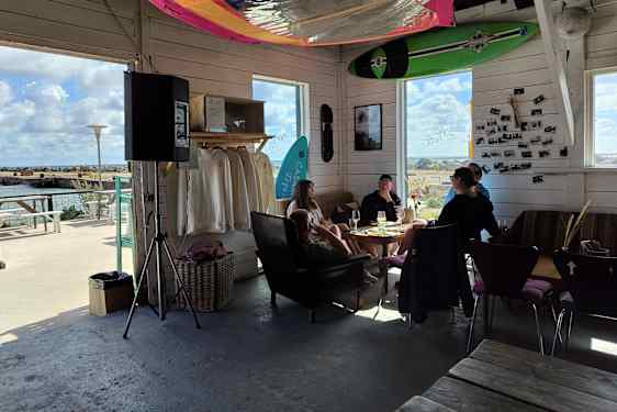 Bar på en strand